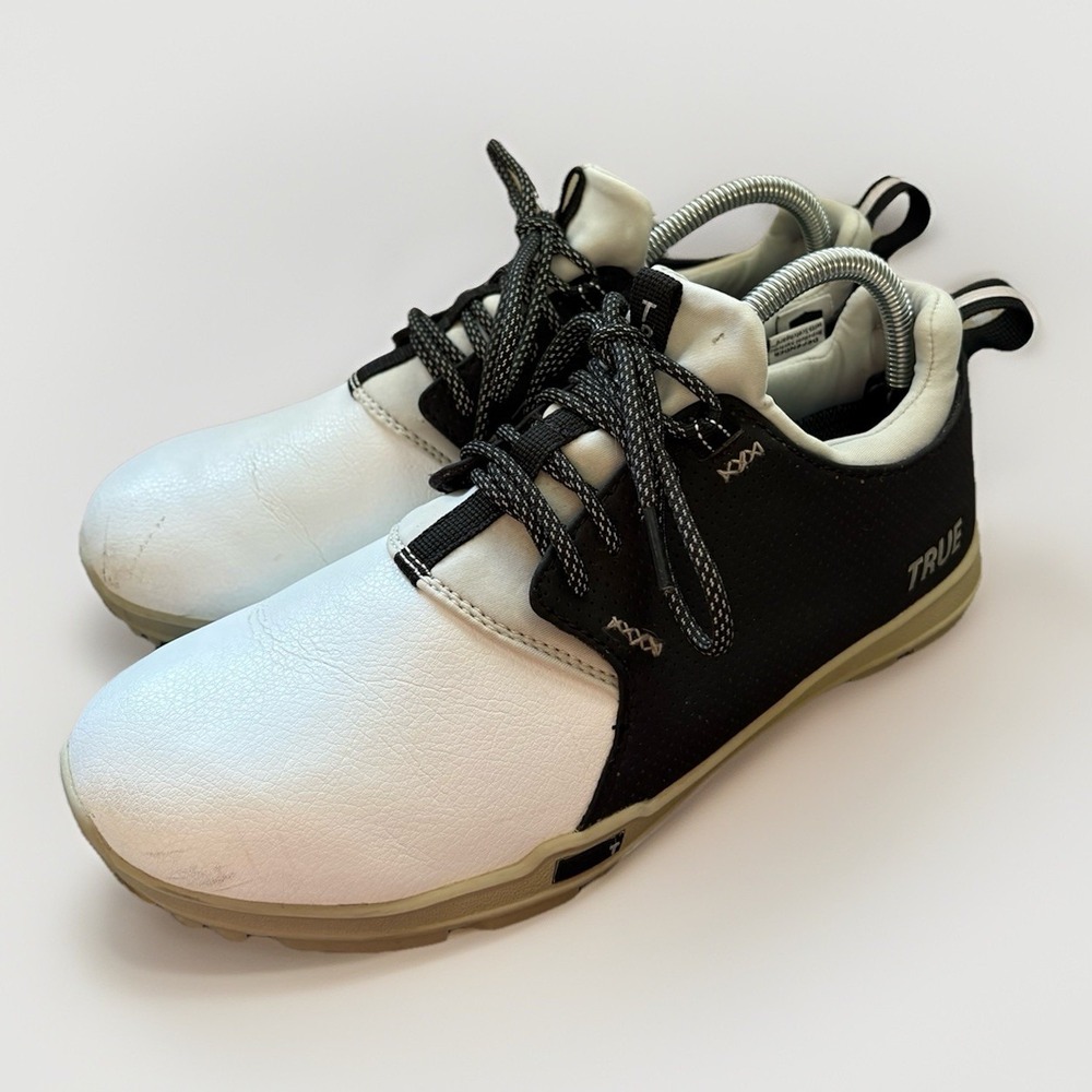 True Linkswear Original 1.2 Men's Size 8.5 Black White Athletic Golf Shoes.